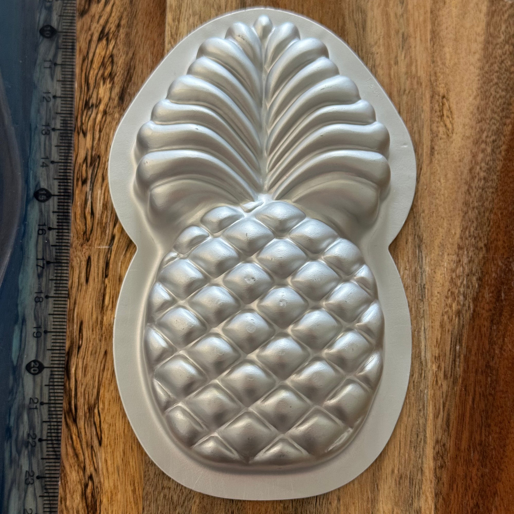Pineapple Mould #271