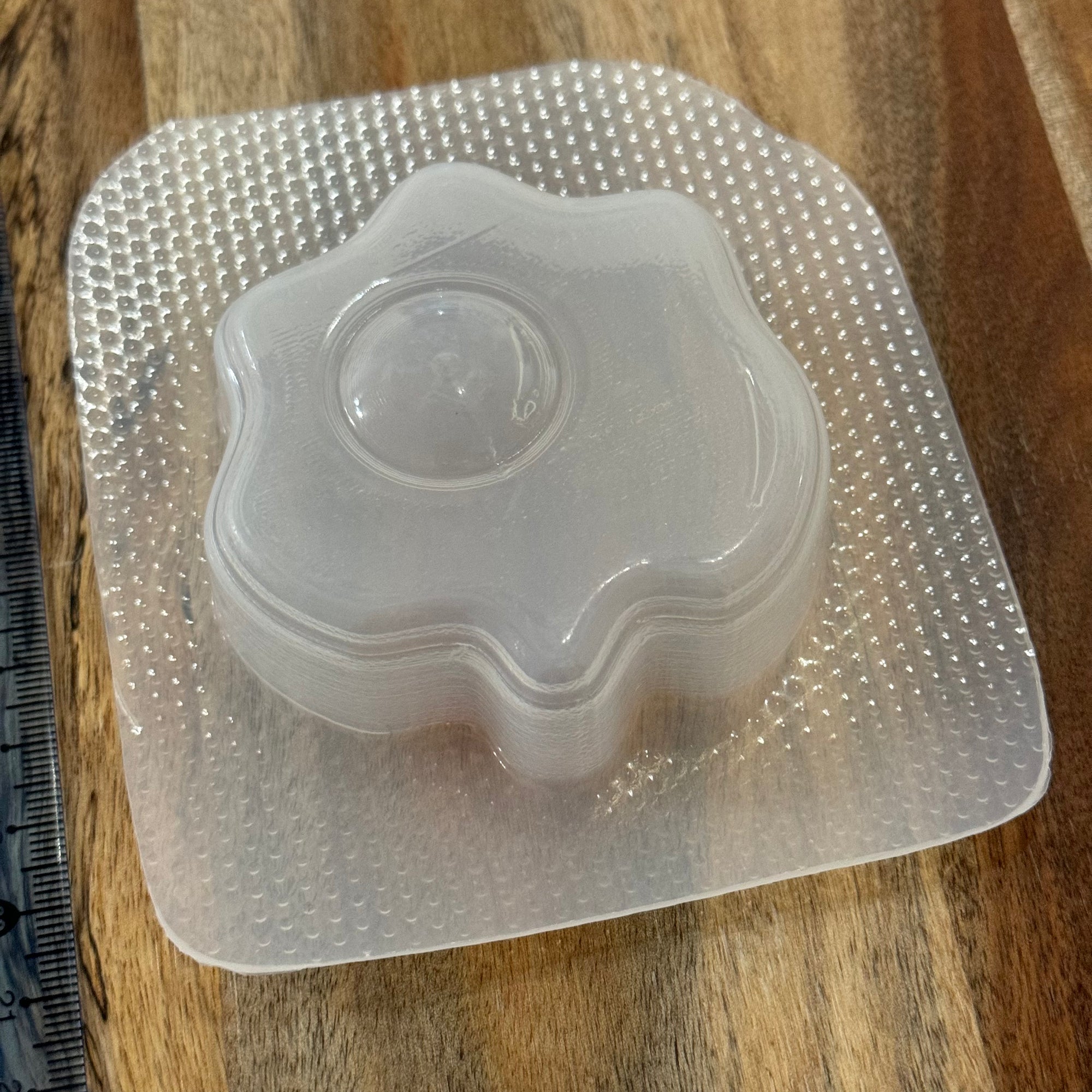 Egg Mould #377