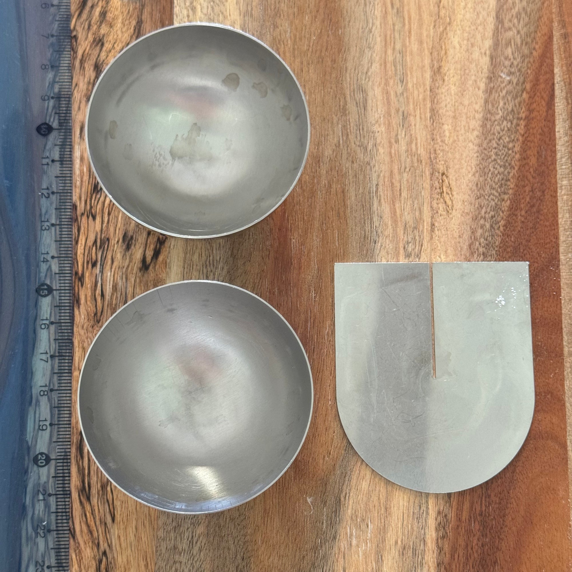 Metal Sphere with Bath bomb mix divider (used for making lines or splitting colours into x4) Mould #411
