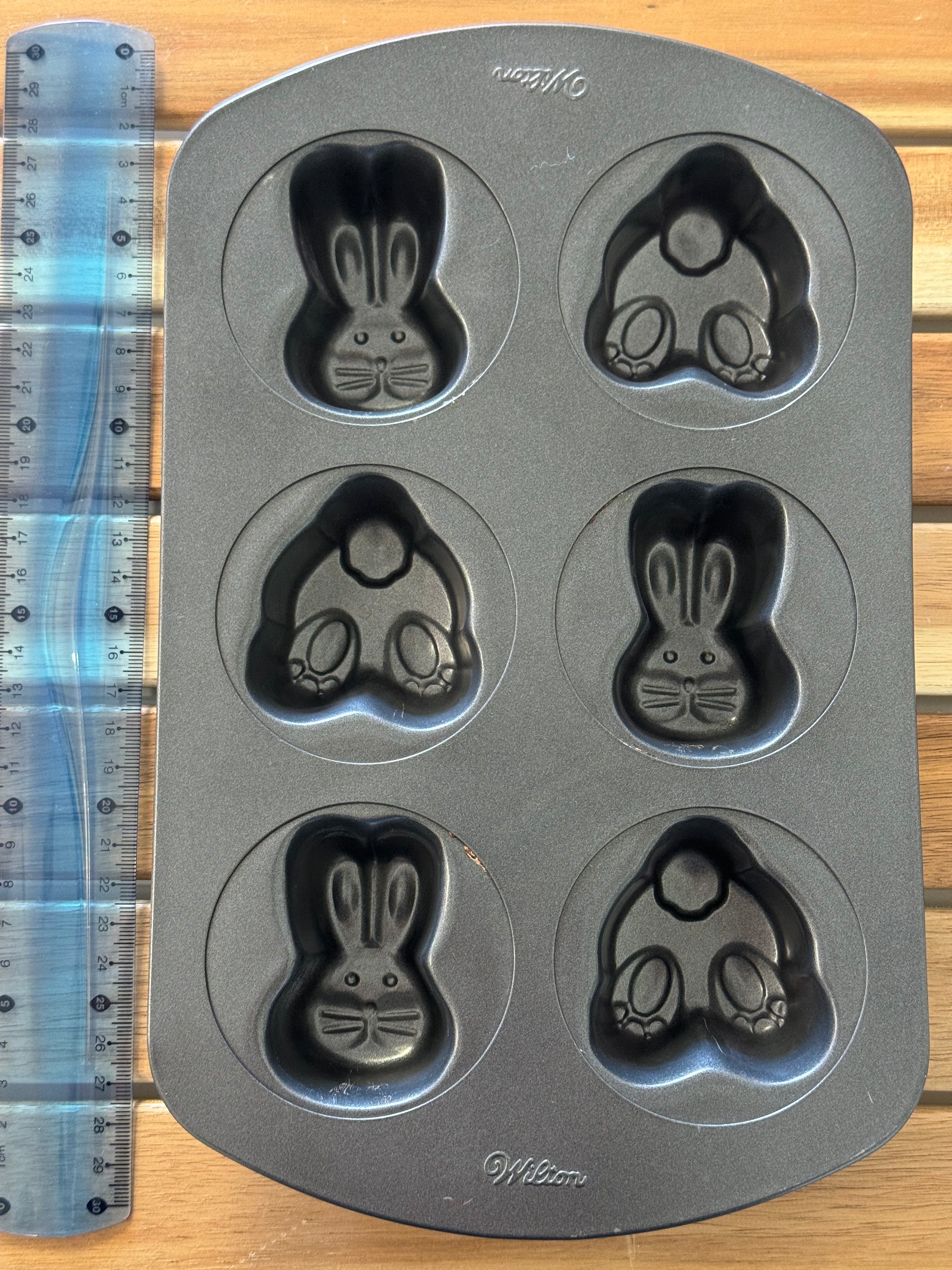 Easter Bunny Wilton Cake Tray (used for bath bombs) #38